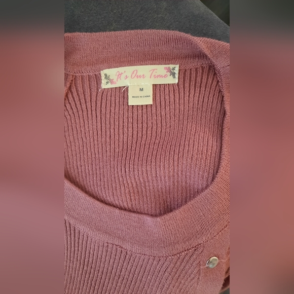 Its our time youth sweater size medium never used - Picture 4 of 4